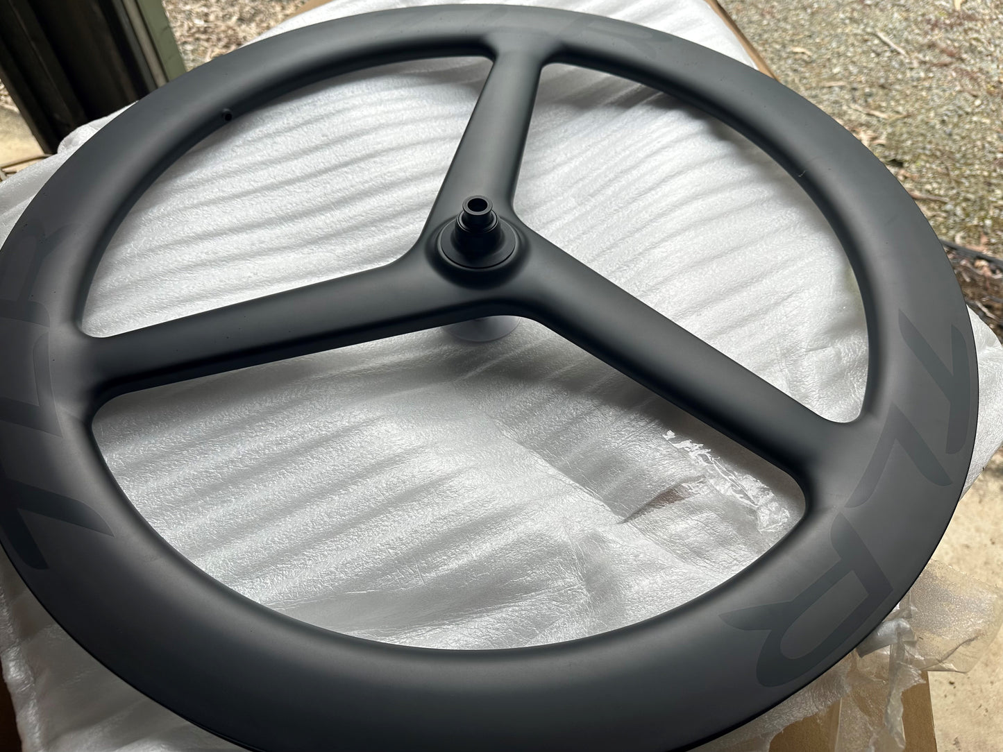 CARBON BIKE WHEELS - PRO: Tri-Spoke Wheel